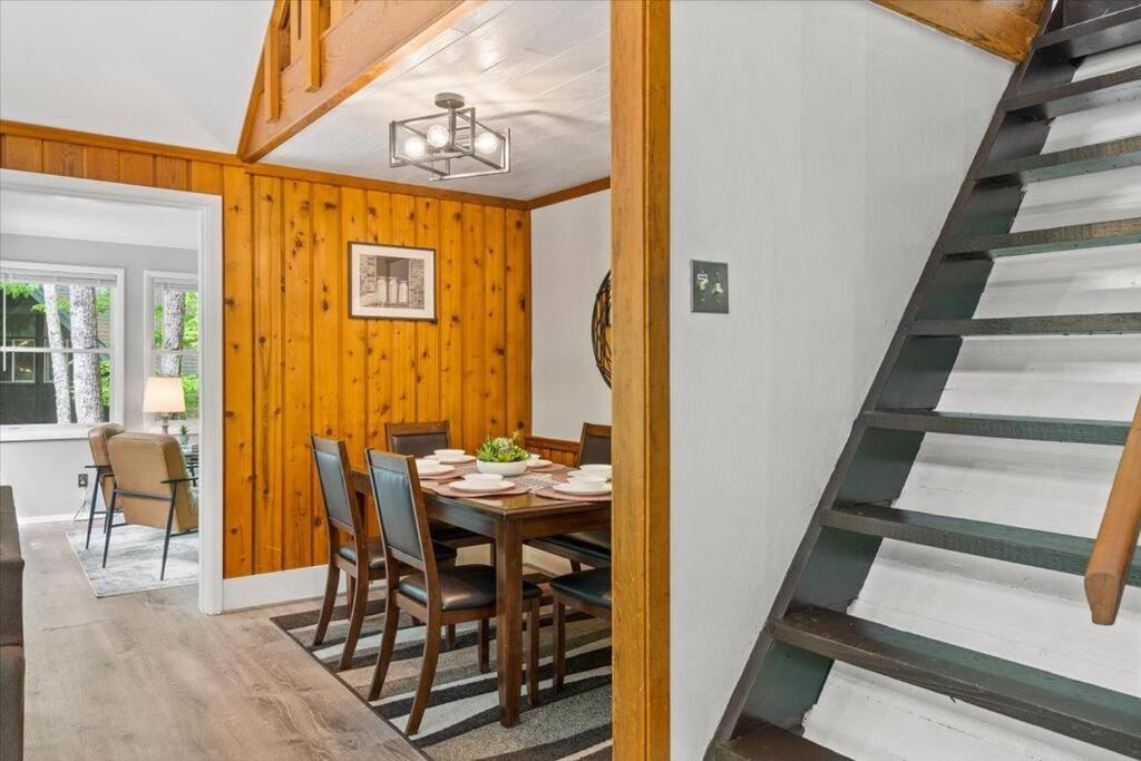 The Gingerbread House: 4 Bedroom Chalet, W/ Sunroom/Deck, Sleeps 12, Modern Amenities McGaheysville Exterior foto