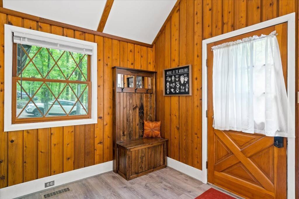 The Gingerbread House: 4 Bedroom Chalet, W/ Sunroom/Deck, Sleeps 12, Modern Amenities McGaheysville Exterior foto