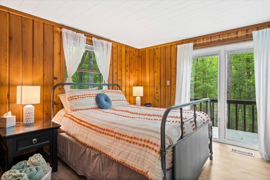 The Gingerbread House: 4 Bedroom Chalet, W/ Sunroom/Deck, Sleeps 12, Modern Amenities McGaheysville Exterior foto