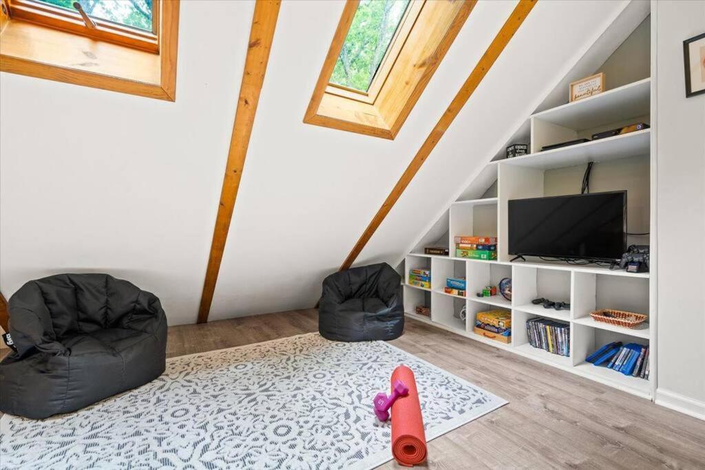 The Gingerbread House: 4 Bedroom Chalet, W/ Sunroom/Deck, Sleeps 12, Modern Amenities McGaheysville Exterior foto