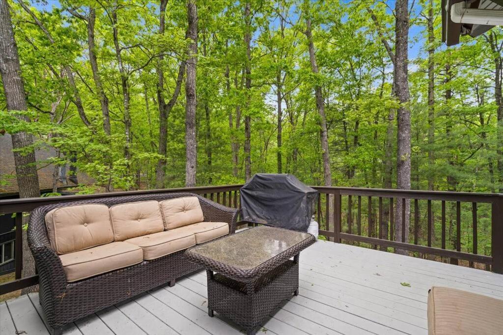 The Gingerbread House: 4 Bedroom Chalet, W/ Sunroom/Deck, Sleeps 12, Modern Amenities McGaheysville Exterior foto
