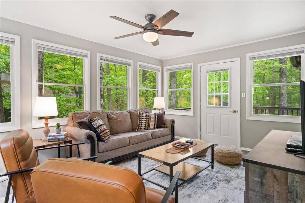 The Gingerbread House: 4 Bedroom Chalet, W/ Sunroom/Deck, Sleeps 12, Modern Amenities McGaheysville Exterior foto