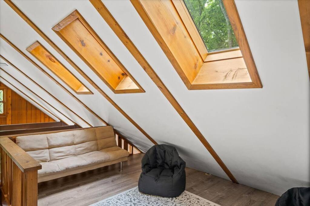 The Gingerbread House: 4 Bedroom Chalet, W/ Sunroom/Deck, Sleeps 12, Modern Amenities McGaheysville Exterior foto